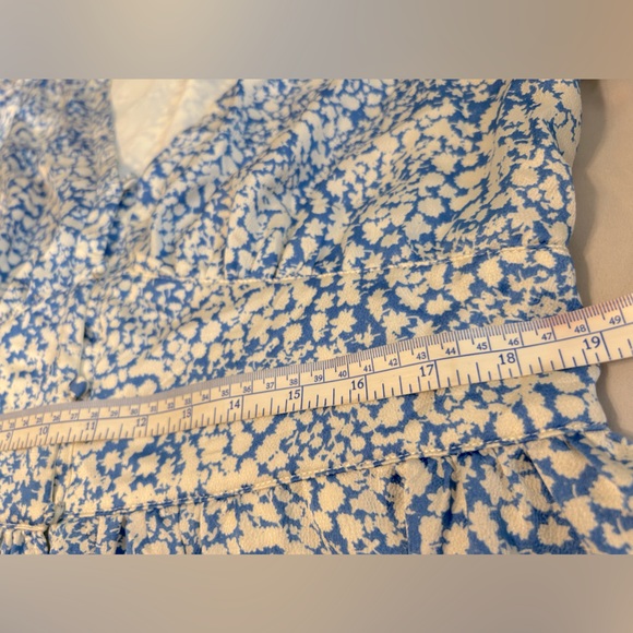 SOLD. Beautiful Light Blue with white flowers dress. Puffed sleeves. - Picture 7 of 7